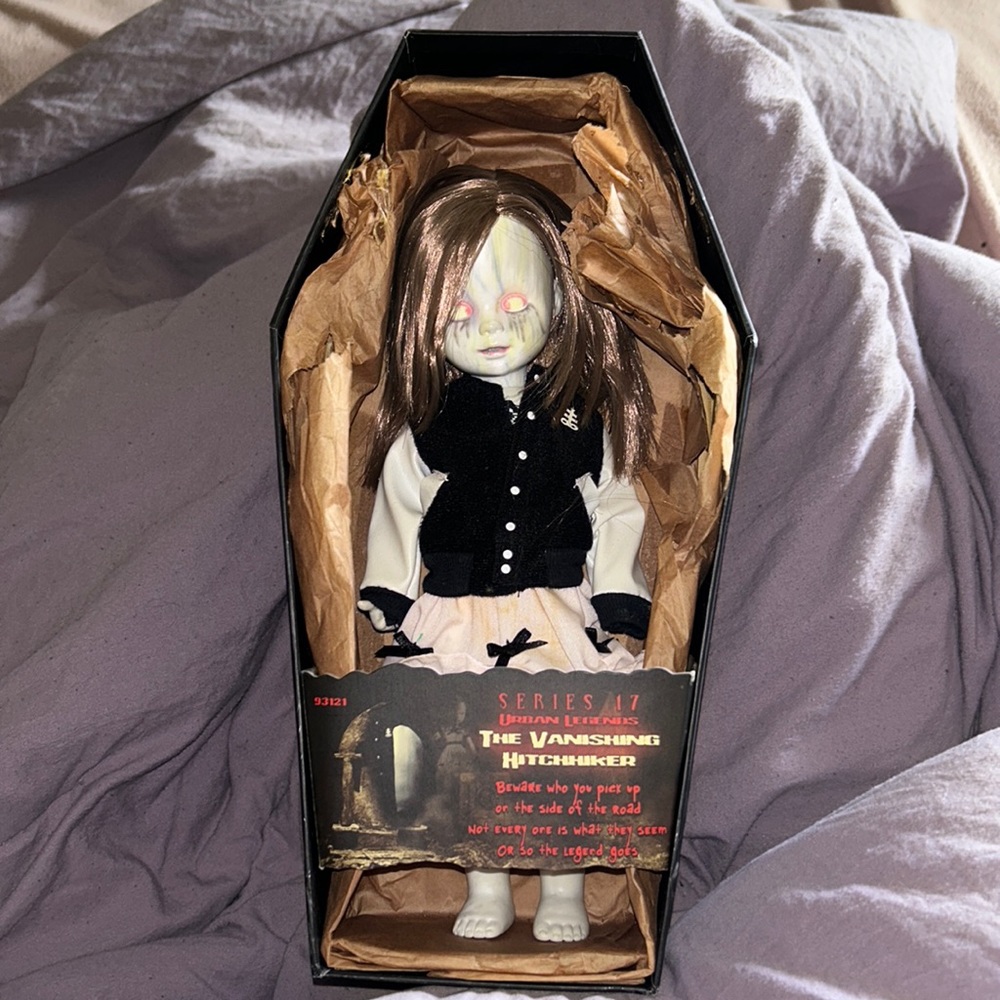 living dead dolls series 17 urban legends vanishing hitchhiker